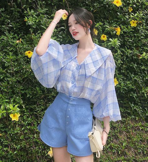 Vietnamese Casual Outfit, Gingham Outfit, Simple Style Outfits, Plaid Shirt Women, Plaid Shirts, Korean Fashion Dress, Easy Trendy Outfits, Fashion Design Clothes, Girls Fashion Clothes