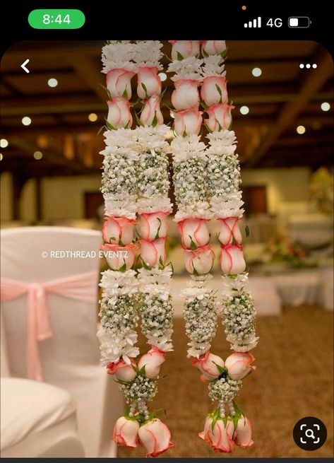 Garland For Indian Wedding, South Indian Wedding Garlands Flowers, Wedding Reception Garland South Indian, Flower Garland Wedding Indian Hindus, Wedding Garlands South Indian Marriage, Marriage Garlands Indian, Wedding Garlands South Indian, Garlands Wedding Indian Flower, Marriage Garlands