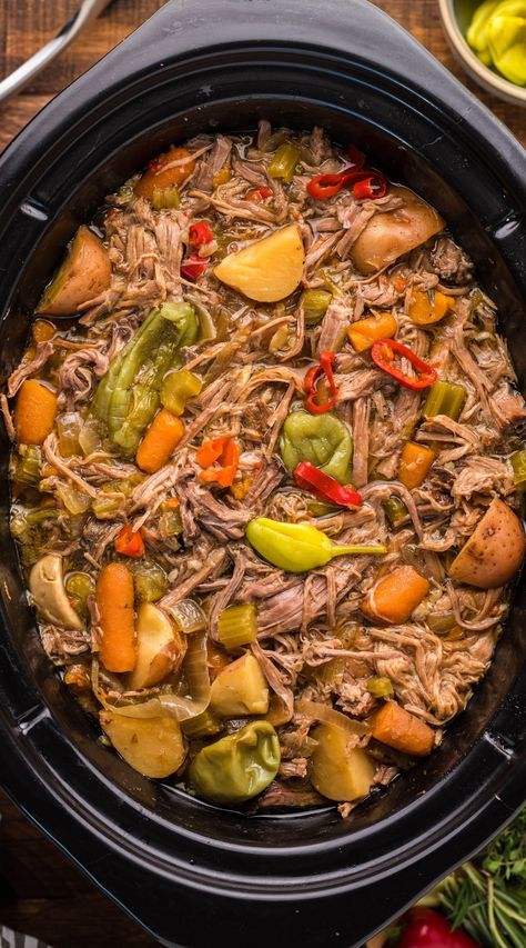 Slow Cooker Eye of Round Roast Eye Round Roast Recipe Slow Cooker, Crockpot Eye Of Round Roast, Round Roast Recipes, Slow Cooker Round Roast, Eye Of Round Roast, Italian Pot Roast, Eye Of Round, Crockpot Roast Recipes, Magical Slow Cooker