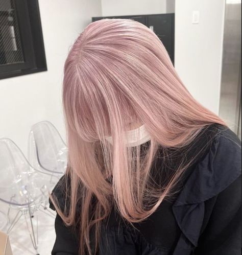 Pink Hair Inspiration, Pink Color Hair, Light Pink Hair, Beige Hair, Korean Hair Color, Creative Hair Color, Dyed Hair Inspiration, Pretty Hair Color, Hair Color Pink