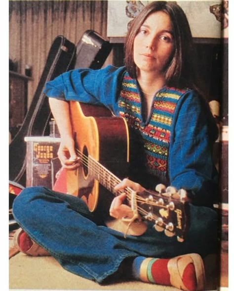 Emmylou Harris, 60s 70s Fashion, Linda Ronstadt, 70s Inspired Fashion, Country Music Singers, Dolly Parton, Female Singers, Girl Bands, Flower Child