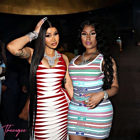 Cardi B And Nicki Minaj Together, Cardi B And Nicki Minaj, Girl Rappers, Cardi B Hairstyles, Tyler Gray, Nicki Minaj Fashion, Classic Bentley, Best Soccer Shoes, Cardi B Pics