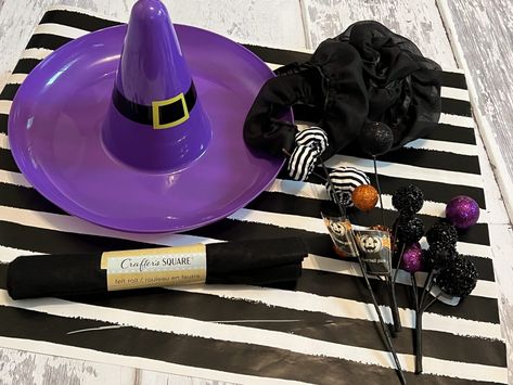 Witch Hat Centerpiece Diy, Diy Witch Hat Decoration, Witch Hat Decorating Ideas, How To Make A Witches Hat, Make A Witches Hat, Dollar Tree Witch Hat Wreath, Witch Hat Centerpiece, Dollar Tree Witch Hat, Halloween Craft Diy