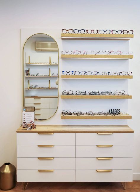 Eyewear Store Design Optical Shop, Glasses Shop Design, Eye Clinic Interior Design, Optical Store Design, Optical Shop Interior Design, Optical Clinic, Retail Shop Design, Eyewear Shop Design, Eyewear Store Design