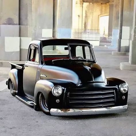 1948-GMC-pickup-truck Studebaker Trucks, Chevrolet Truck, Old Pickup, Old Pickup Trucks, Truck Yeah, Antique Trucks, Classic Pickup Trucks, Gmc Truck, Chevy Pickups