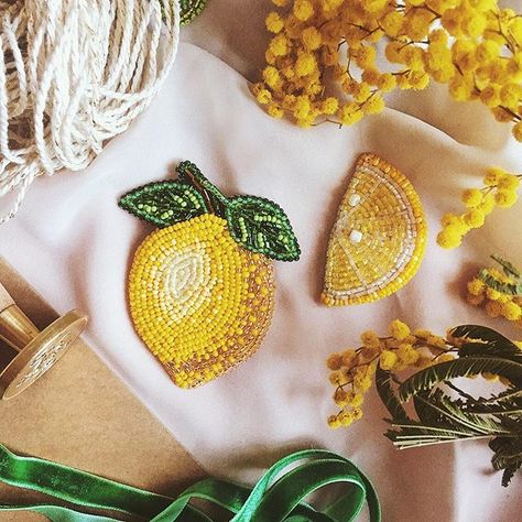 Lemon Fruit, Precious Beads, Bead Embroidery Patterns, Wax Stamp, Brooch Jewelry, Brooches Handmade, Etsy Jewelry, Bead Art, Embroidery Art