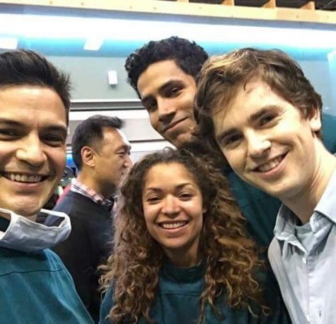 I the guy in the very back if the photo Claire Browne, Good Doctor Cast, Nicholas Gonzalez, Good Doctor Series, Savant Syndrome, The Good Dr, Antonia Thomas, Shaun Murphy, Casper Wyoming