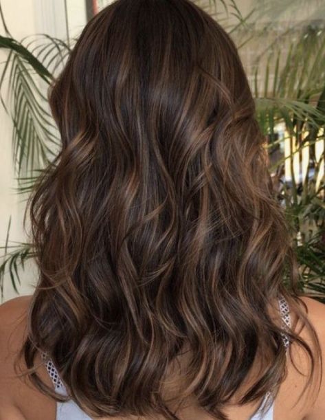 Brown Hair Looks, Brown Hair Inspo, Brunette Hair With Highlights, Hair With Highlights, Brunette Balayage Hair, Brown Hair Balayage, Balayage Brunette, Brown Hair With Highlights, Hair Inspiration Color