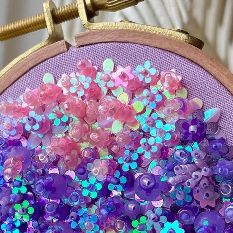 Sequin Pattern Embroidery, Floral Bead Embroidery, Sequin Art, Sequins And Pearl Embroidery, 3d Sequin Embroidery, Bead Embroidery Aesthetic, Abstract Embroidery, Bead Sewing, Thread Art