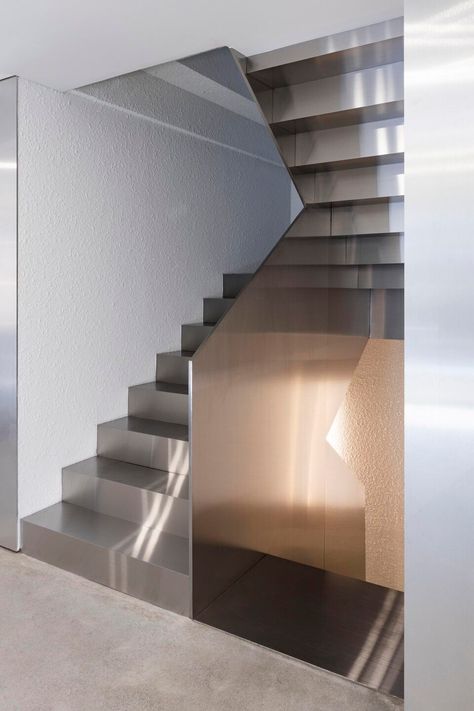 Gallery of Andersson Bell | Creative Studio Unravel | Media - 40 Studio Unravel, Stairs In Living Room, Rooftop Terrace Design, Steel Stairs, Metal Stairs, Stair Handrail, Interior Stairs, Terrace Design, Retail Interior