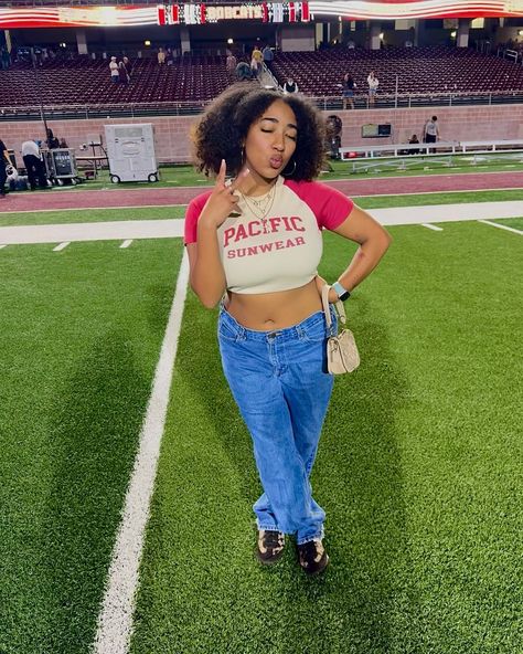 - 😙💛 #football #hoco #homecoming #texasstate #college #collegehomecoming #collegelife #collegefootball Texas State, College Life, College Football, Homecoming, Football, American Football