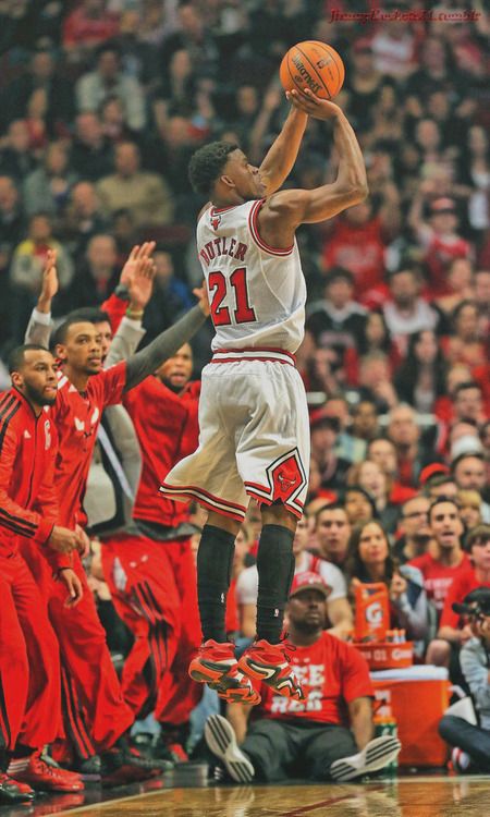 Jimmy Butler Wallpaper, Nba Pics, Nba Superstars, Sports Athletes, Bulls Basketball, Basketball Wall, Jimmy Butler, Shooting Guard, Basketball Skills