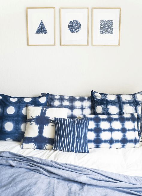 untitled Shibori Diy, Shibori Pillows, Indigo Dyeing, Indigo Pattern, Shibori Designs, Vibeke Design, Shibori Pattern, Shibori Dye, Shibori Tie Dye