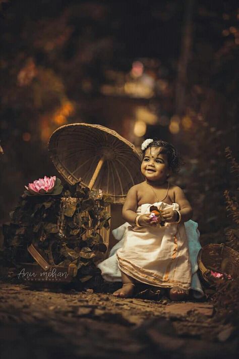 Onam Shoot, Onam Photoshoot, Onam Photos, Maya Picture, Indian Nature, Babies Photography, Cute Babies Photography, Newborn Baby Photoshoot, Baby Shoot