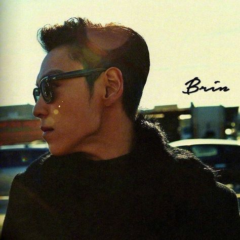 T.o.p Bigbang Wallpaper, T O P Bigbang, Top Choi Seung Hyun, Gd And Top, Choi Seunghyun, Top Bigbang, Yg Family, Couples Poses For Pictures, Korean Music