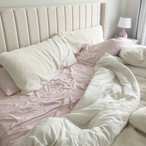 I'm trying to romanticize my mornings a bit more 🎀​​​​​​​​​
#Pink #Minimalist #PinkBedroom #PinkPilatesPrincess #PinkAesthetic Clean Pink Bedroom, Pink And White Bed, Pastel Pink Bedroom Aesthetic, Pink Bedding Ideas, Pink Bed Aesthetics, Minimalist Pink Bedroom, Cute Bedding Aesthetic Pink, Pink Bedspread Aesthetic, Pink Minimalist Bedroom