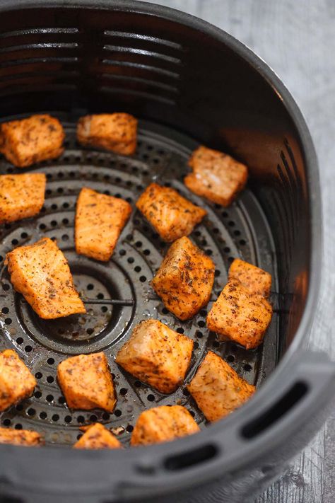 Air Fryer Salmon Bites (Salmon Nuggets) - Cooked by Julie Air Fryer Recipes Salmon, Air Fryer Tofu, Salmon Bites Recipe, Low Carb Salmon, Air Fryer Salmon, Salmon Bites, Recipes Salmon, Honey Salmon, Garlic Butter Salmon