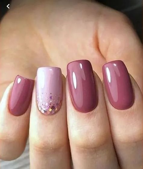 Unhas em alta: conheça as tendências de esmaltes e unhas decoradas Mother Of Groom Nail Designs, End Of Summer Gel Nails, April Nails, Demi Permanent, Finger Paint, Glitter Gel Nails, Short Square Nails, Acrylic Nails Coffin Pink, Cute Gel Nails