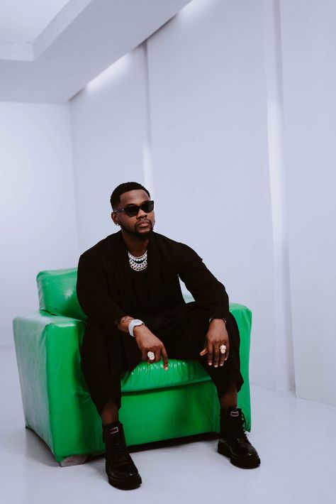 Kiss Daniel, Kizz Daniel, Nigerian Culture, Character Flaws, Black Men Street Fashion, Men Street Fashion, Music Hits, Black Celebrities, Song Time