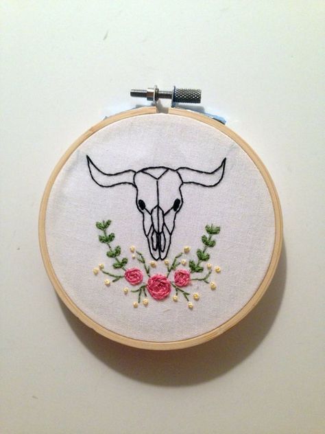 Cow Skull Embroidery, Bull Embroidery, Cowboy Embroidery, Vest Ideas, Bison Skull, Skull Embroidery, Buffalo Skull, Deer Skulls, Bull Skull