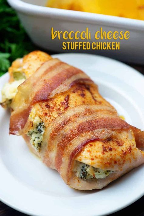 Broccoli and Cheese Stuffed Chicken Breasts - these are a favorite with my kids! So cheesy and low carb too! #lowcarb #keto #chicken #recipes Broccoli And Cheese Stuffed Chicken, Cheese Stuffed Chicken Breast, Stuffed Chicken Breasts, Keto Lasagna, Cheese Stuffed Chicken, Wrapped Chicken, Chicken Stuffed, Resep Diet, Cheese Chicken