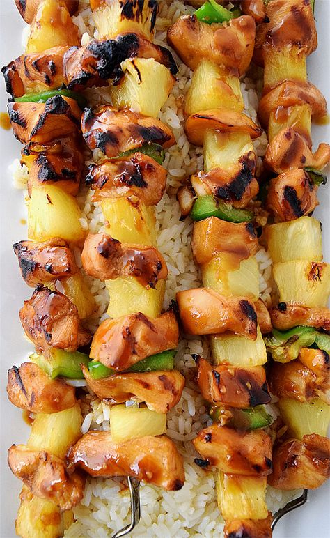 Pineapple Kabobs, Honey Teriyaki Chicken, Honey Soy Chicken, Soy Chicken, Kabob Recipes, Honey Soy, Chicken Kabobs, Chicken Marinade, Green Peppers