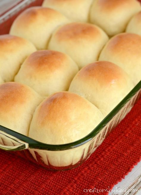 Yeast Roll Recipe, Best Yeast Rolls, Dinner Rolls Recipe Homemade, Yeast Roll, Easy Yeast Rolls, Dinner Rolls Easy, Homemade Yeast Rolls, Yeast Rolls Recipe, Sweet Dinner Rolls