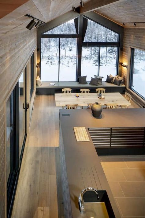 Nordic Cabin Interior, Nordic House Interior, Nordic Furniture Design, Mountain Interior Design, Nordic Cottage, Nordic Cabin, Norway House, Scandinavian Cabin, Modern Wooden House