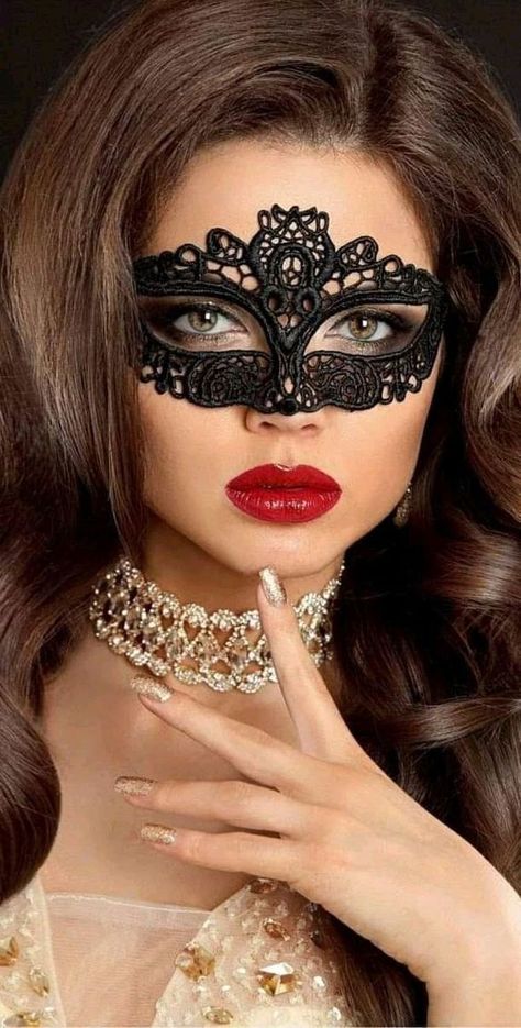 Diy Halloween Masks, Masquerade Wedding, Mask Designs, Masked Ball, Halloween Tattoo, Mysterious Girl, Venetian Masks, Hidden Beauty, Halloween Face Mask