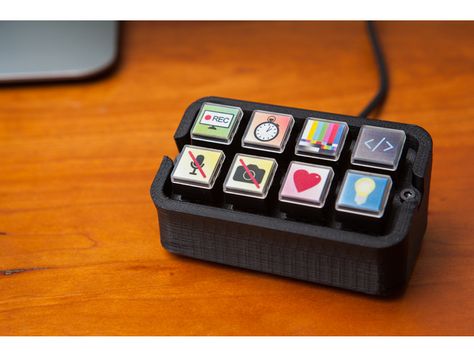 Diy Stream, Elgato Stream Deck, Twitch Streaming Setup, Streaming Setup, Raspberry Pi Projects, Pi Projects, Electronics Projects Diy, Gaming Room Setup, Diy Deck