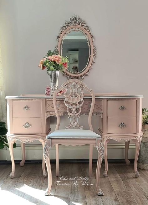 Shabby Chic Dressing Table, Girly Pink Bedroom, Shabby Chic Vanity, Family Wall Decor, Shabby Chic Room, Vintage Dressing Tables, Vintage Room Decor, Bohemian Bedroom Decor, Shabby Chic Diy