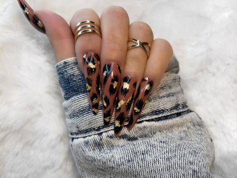 Flat Nail Beds, Melanin Nails, Leopard Nail Designs, Colored Nail Tips, Cheetah Print Nails, Pop Art Nails, Hot Nail Designs, Animal Print Nails Art, Line Nail Art