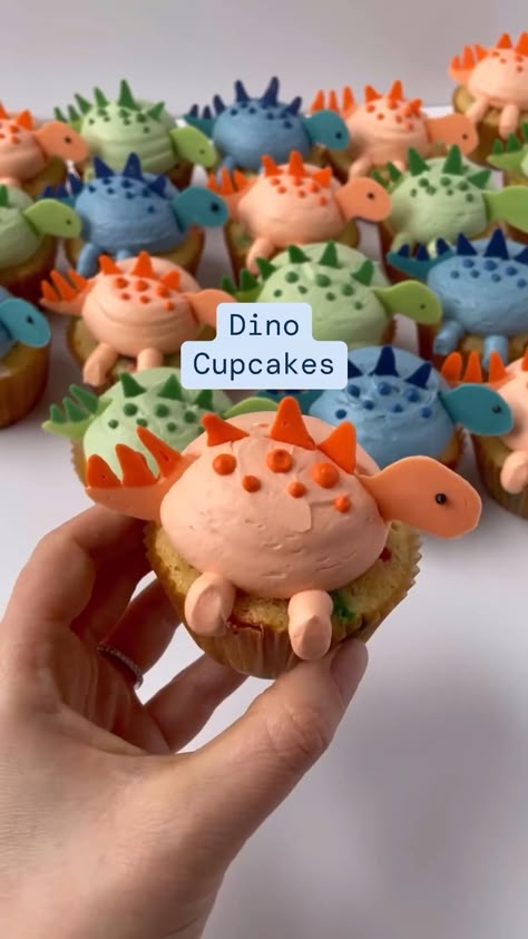 Roaring into dessert time with these adorable dino cupcakes! 🌋🦕 Perfect addition to your Dino party!