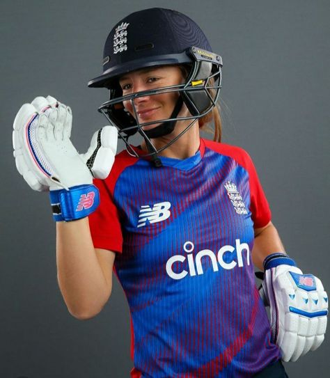 Danielle Wyatt, Eoin Morgan, Team India, Football Helmets, Football, India, Beauty, American Football