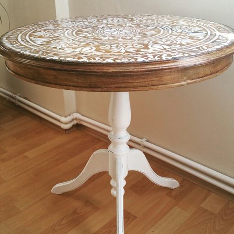 Eyebrows Straight, Unique Round Dining Table, Coffee Table Restoration, Retro Furniture Makeover, Coffee Table Upcycle, Coffee Table Redo, Upcycled Furniture Before And After, Round Wood Table, Upcycle Table