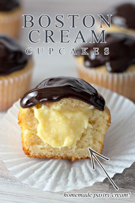 Eclair Cookies, Coquette Baking, Homemade Vanilla Cupcakes, Creme Cupcake, Boston Cream Cupcakes, Boston Cream Pie Cupcakes, Cream Pie Cupcakes, Pastry Cream Desserts, Cream Filled Cupcakes