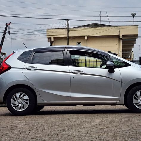 2016 Honda Fit 1300cc Selling price 1,450,000 For more details contact 0785650464 2016 Honda Fit, Honda Fit