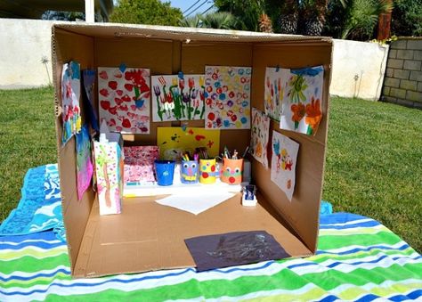 Art studio in a box Outdoor Crafts Kids, Outdoor Forts, Art Spaces, Playbased Learning, Outdoor Crafts, Outdoor Paint, Outdoor Wall Art, Art Station, Recycled Art