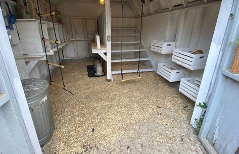 Tire Chicken Nesting Boxes, Chicken Coop Interior Ideas, Chicken Coop Interior, Coop Interior, Chicken Board, Chicken Yard, Log Cabin Interior, Chicken Nesting Boxes, Dust Bath