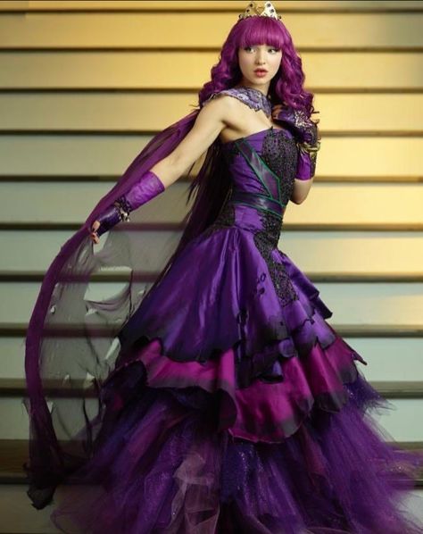 Dove Cameron Dove Cameron Descendants, Disney Descendants Mal, Disney Descendants 2, Cotillion Dresses, Descendants Wicked World, Descendants Costumes, Mal Descendants, Disney Descendants Movie, Descendants Characters