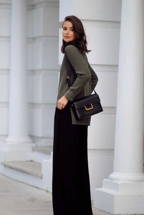 How to Wear Wide Leg Pants in Winter Like a Fashion Blogger | StyleCaster Wide Leg Black Pants Outfit, Black Wide Leg Pants Outfit, Wide Leg Pants Winter, Wide Leg Trousers Outfit, Styling Wide Leg Pants, Black Pants Outfit, Style Wide Leg Pants, Wide Leg Pants Outfit, Wide Leg Pants Outfits