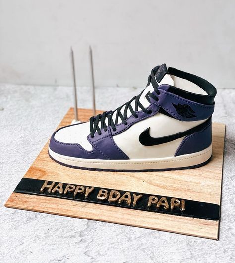 Nike Shoe Cake, Nike Cake, Jordan Cake, Basketball Birthday Cake, Diwali Ideas, Shoe Cake, Basketball Birthday, Nike Shoe, Crazy Cakes