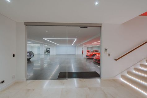 Perth Custom Built Home of the Year Luxury Garage Underground, Undercroft Garage, Luxury Garage Interior, Obsessed Garage, Basement Parking, Garage Design Interior, Luxury Car Garage, Palmer House, Luxury Jets