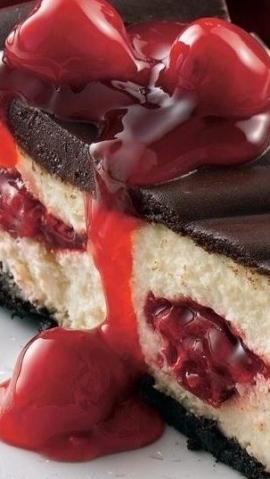 Chocolate Cherry Cheesecake, Cherry Cheesecake Recipe, Dessert Original, Cherry Cheesecake, Cherry Recipes, Cheesecake Recipe, Chocolate Cherry, Food Cakes, Trifle