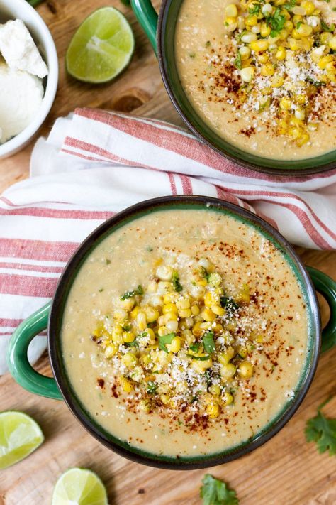 This corn soup, inspired by the flavors of Mexican Street Corn, is made with fresh corn on the cob. Frozen or canned corn will not yield the same flavor and are not recommended. Mexican Street Corn Soup, Street Corn Soup, Desserts Quick, Cake Treats, Lunch Chicken, Corn Soup, Mexican Street Corn, Recipes Cake, Street Corn