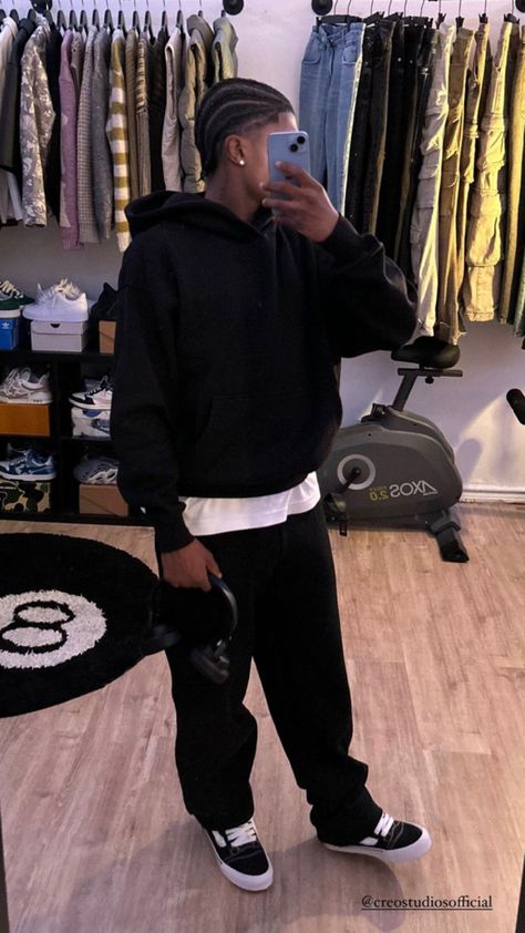 Asos Men Outfits, Black Tracksuit Outfit, Black Hoodie Outfit Men, Streetwear Men Black, Zara Men Outfits, Guy Outfits Aesthetic, Black Hoodie Outfit, Hoodie Outfit Men, Black Outfit Men