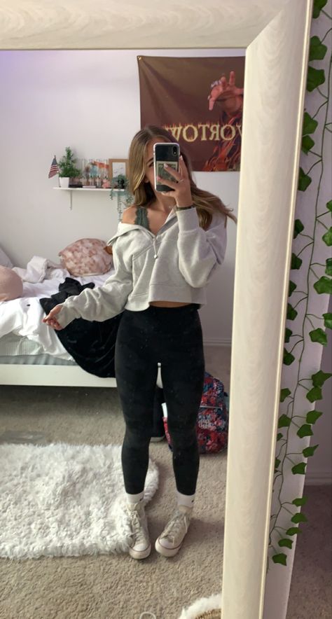 Woman Leggings, Simple Outfits For School, Cute Outfits With Leggings, Casual Preppy Outfits, Outfit Inspo Casual, Cute Lazy Day Outfits, Trendy Outfits For Teens, Cute Lazy Outfits, Casual School Outfits