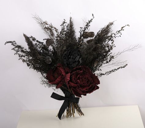 Black Burgundy Wildflower Bouquet Gothic Wedding Bouquet With - Etsy Rock And Roll Wedding Bouquet, Witch Bouquet, Wedding Dark Aesthetic, Gothic Wedding Centerpieces, Black Aesthetic Wedding, Black Wedding Aesthetic, Dark Wedding Aesthetic, Goth Bouquet, Dark Fall Wedding