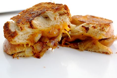 grilled cheese w caramelized onions on apple challah Apple Challah, Caramelized Onion Grilled Cheese, Knish Recipe, Onion Grilled Cheese, Chocolate French Toast, Perfect Grilled Cheese, Challah Bread, Kitchen Smells, Vegan Sausage