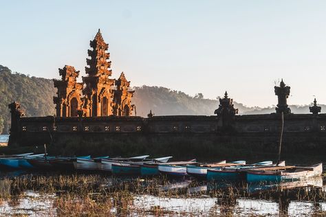 📍 Pura Ulun Danu Tamblingan Situated on the scenic shores of Lake Tamblingan, just a 10-15 minutes ride from @desaekobali. This temple gives the illusion of floating on the water, particularly during the rainy season when water levels are high. #munduk #puraulundanutamblingan #danautamblingan #bali #indonesia Rainy Season, Temple, Bali, Floating, Indonesia, Lake, Water